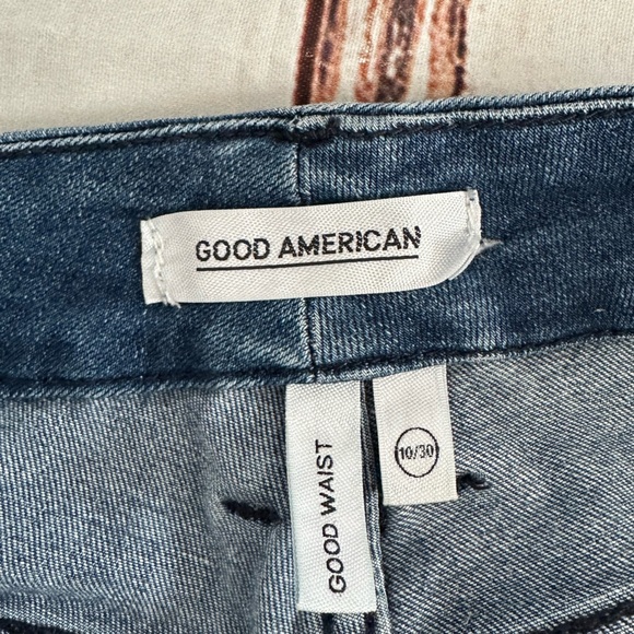 Good American Good Waist distressed skinny jean size 10/30 - Picture 4 of 5